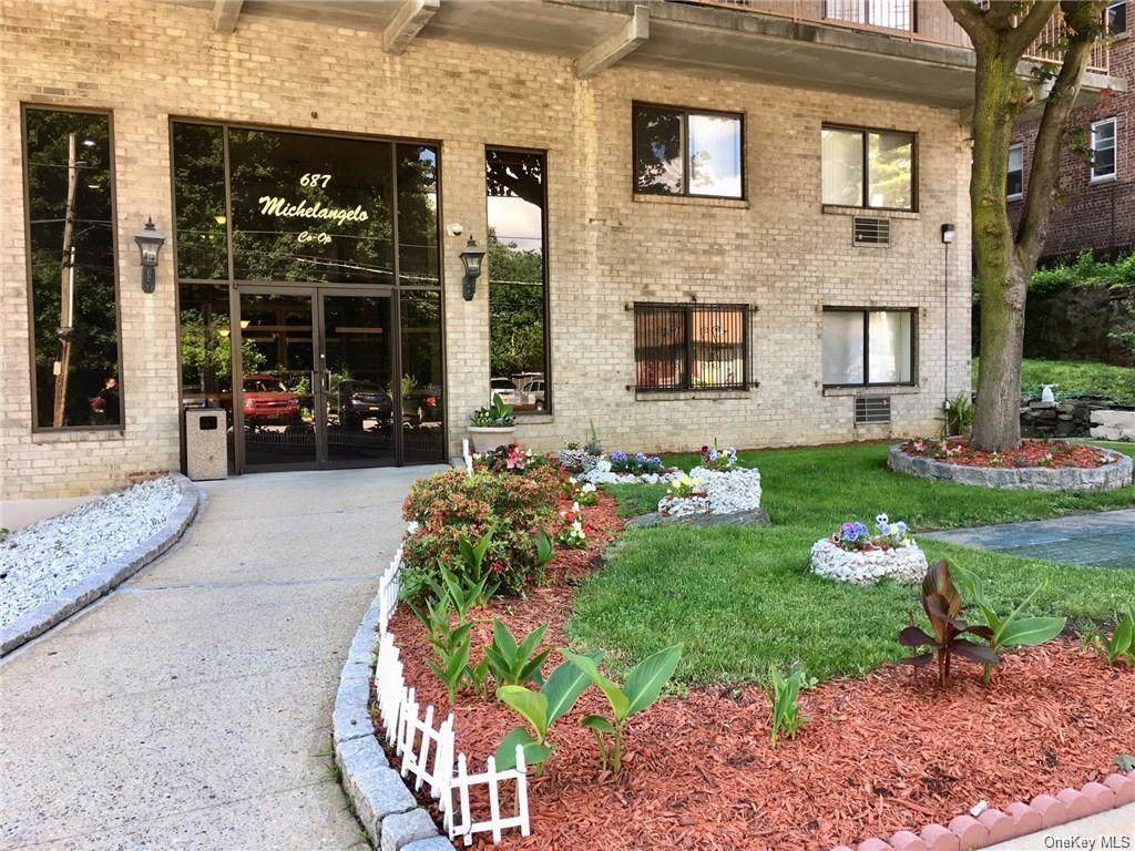 687 Bronx River Road - Photo 1