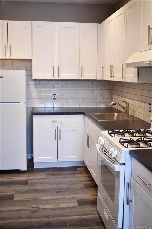 810 South Street - Photo 1