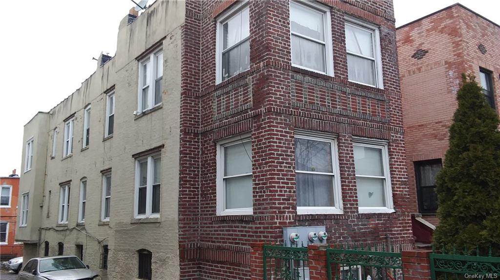 1869 Andrews Avenue - Photo 1