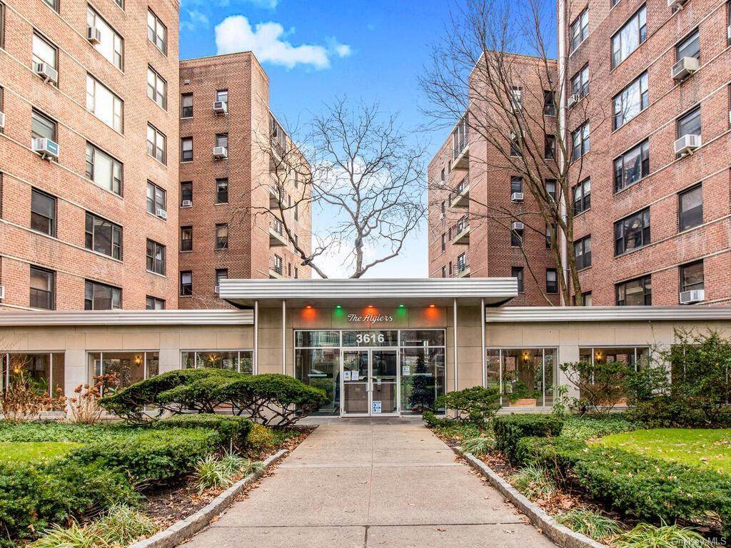 3616 Henry Hudson Parkway - Photo 1