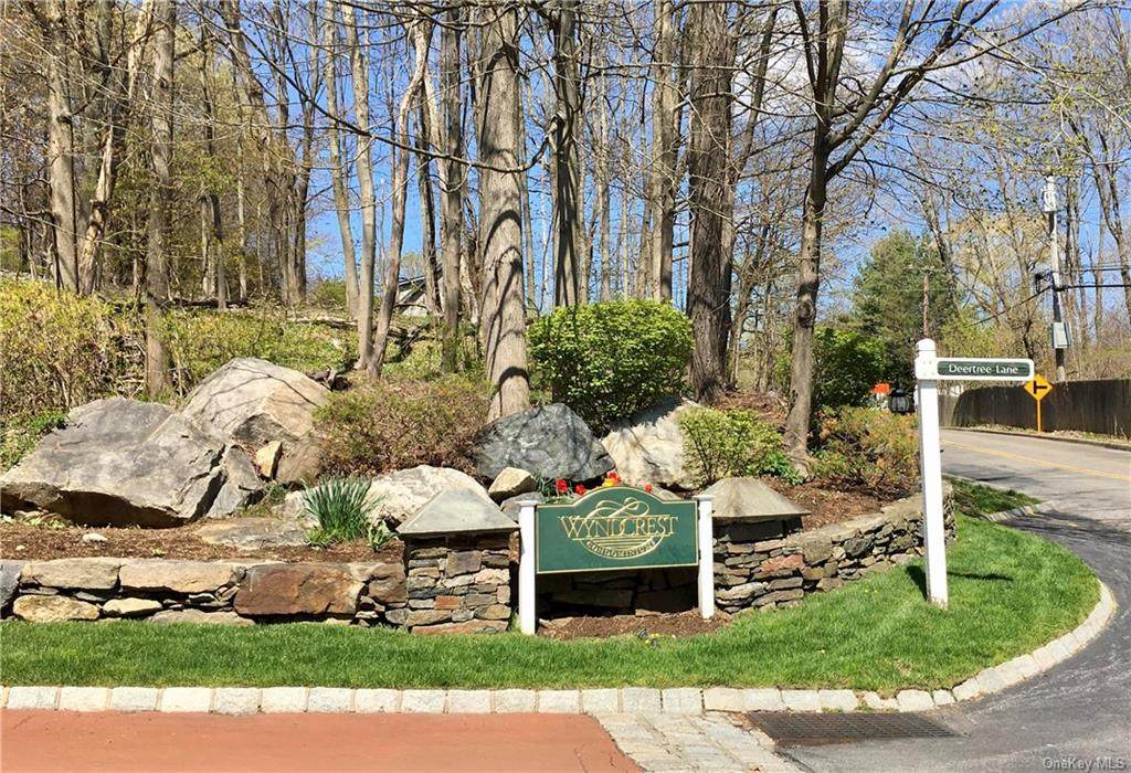 16 Deertree Lane - Photo 1