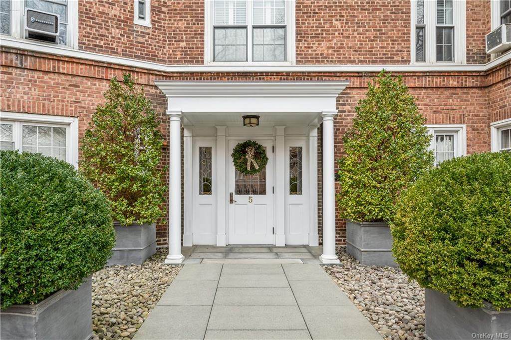5 Midland Gardens - Photo 1