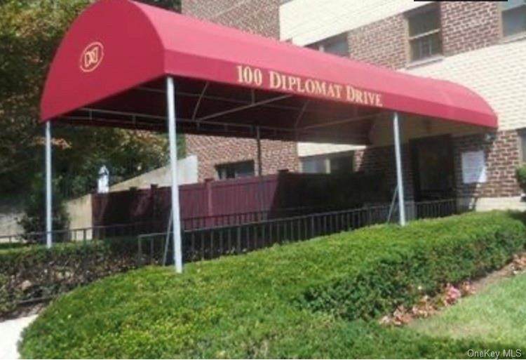 100 Diplomat Drive - Photo 1