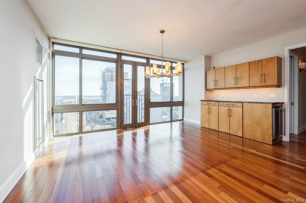 175 Huguenot Street - Photo 1