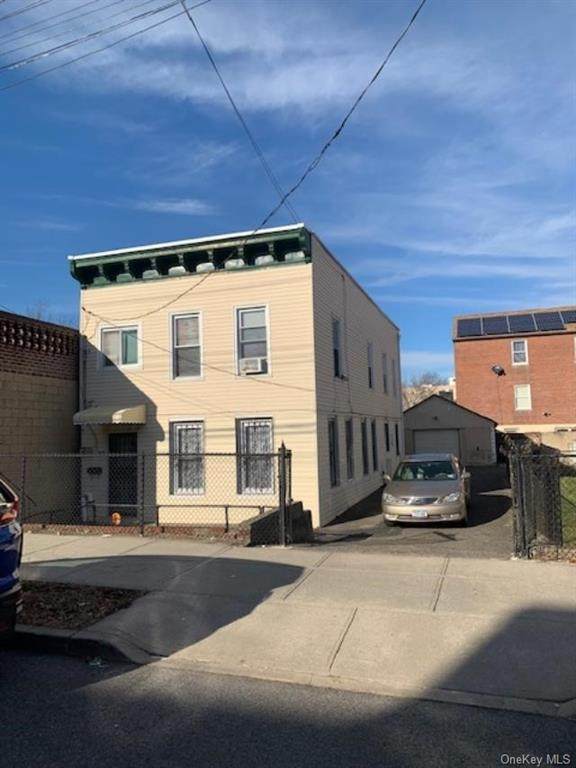 985 Duncan Street - Photo 1