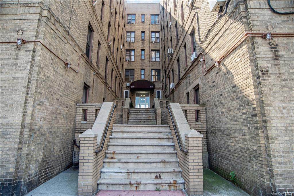 3120 Kingsbridge Avenue - Photo 1