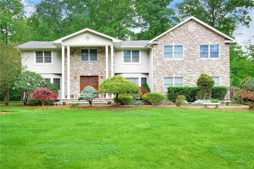 7 Moccasin Place - Photo 1