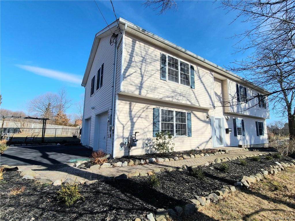 104 Wawayanda Avenue - Photo 1