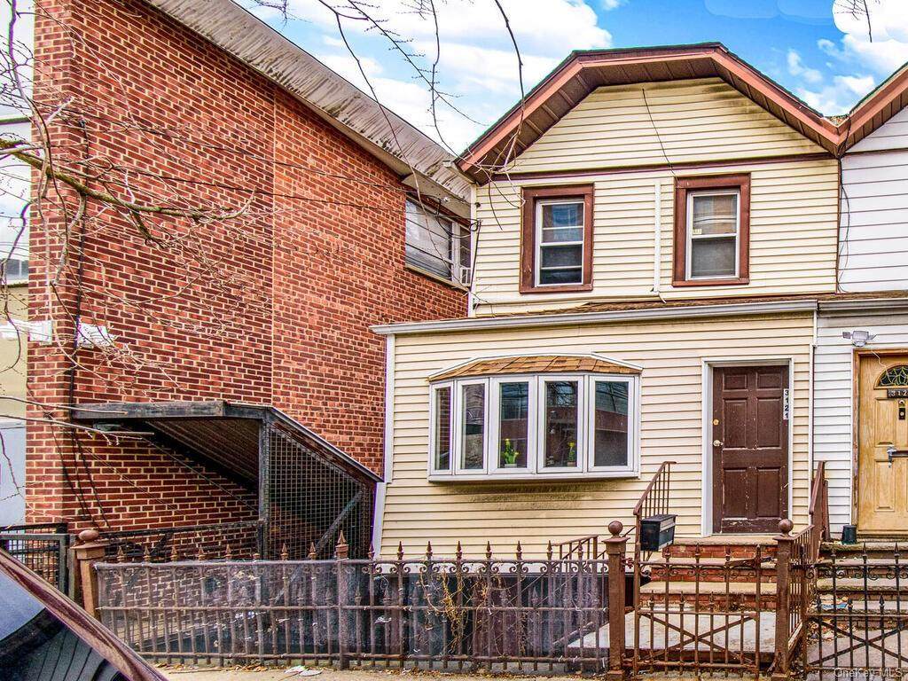 3121 Corlear Avenue - Photo 1