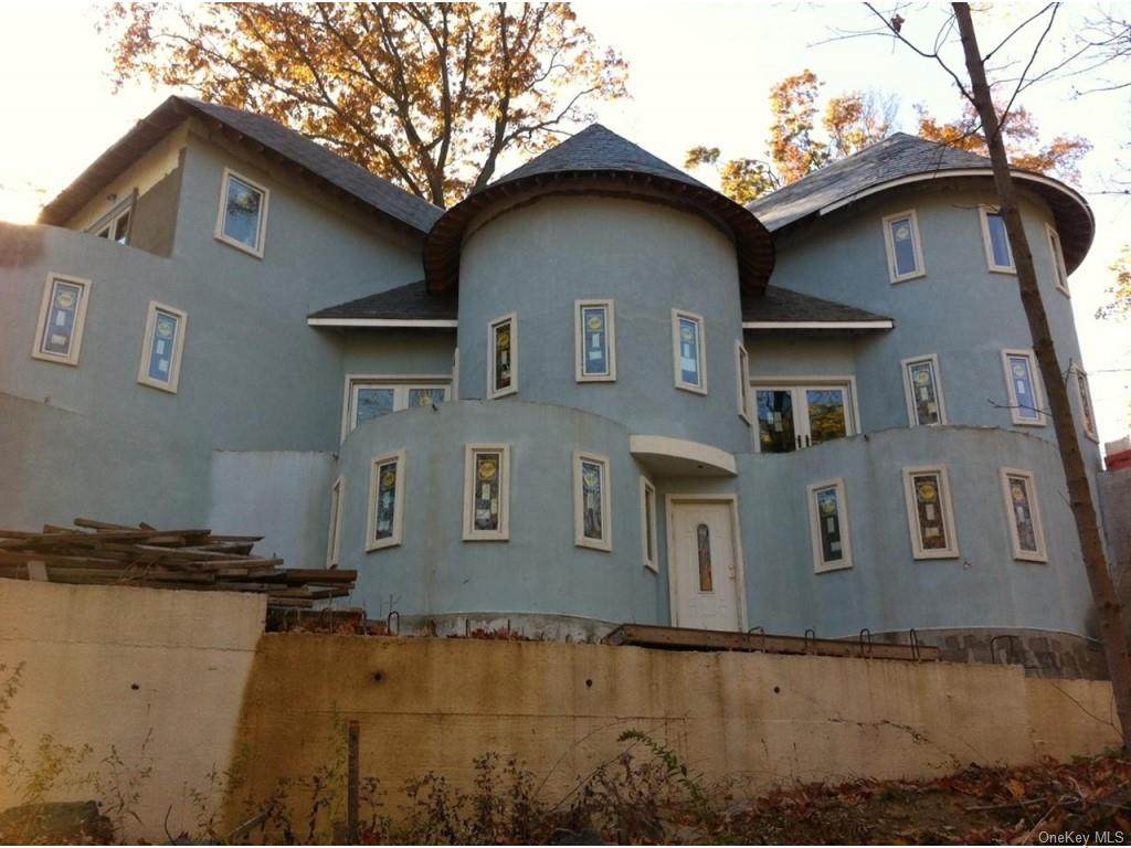 201 Healy Avenue - Photo 1