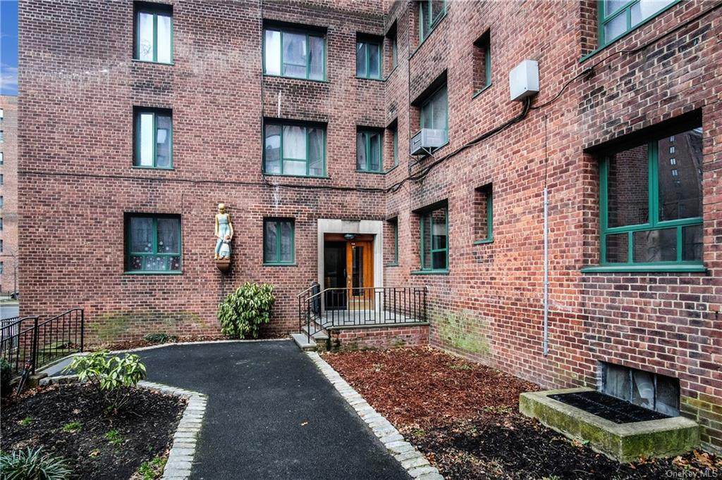 1591 Metropolitan Avenue - Photo 1