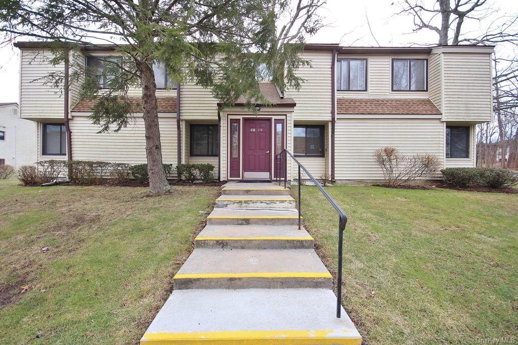48 Jefferson Oval - Photo 1