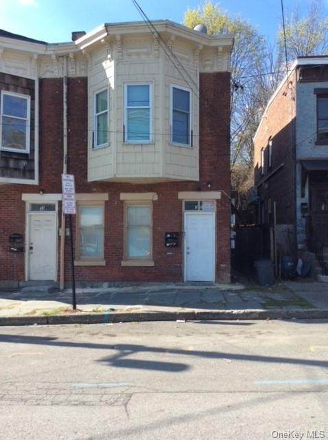 35 Benkard Avenue - Photo 1