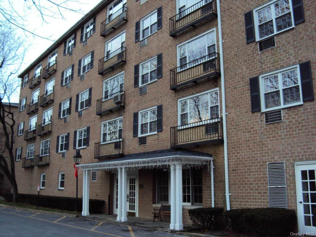 4 Consulate Drive - Photo 1