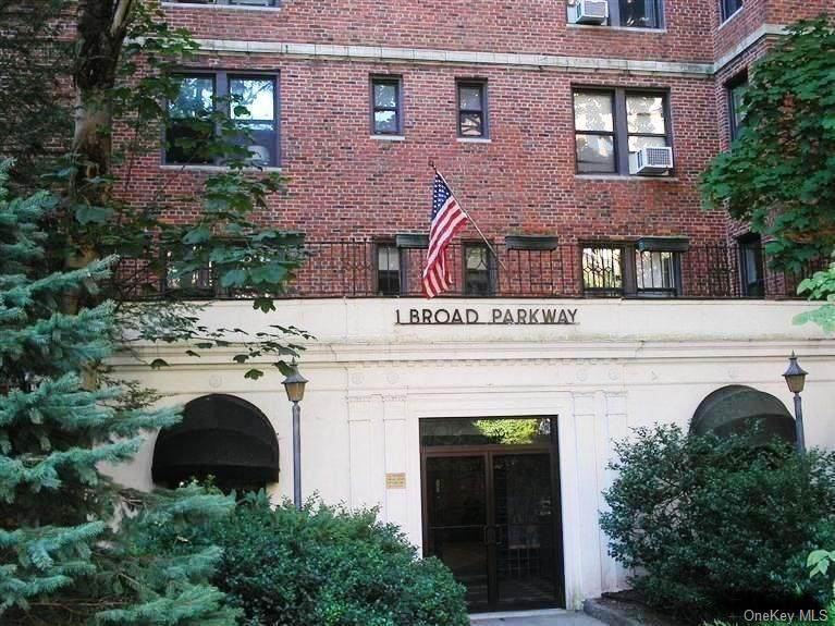 1 Broad Parkway - Photo 1