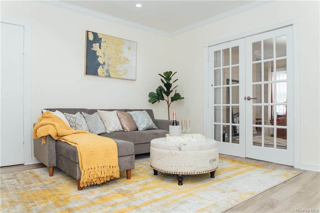 27 Vanderbilt Avenue - Photo 1