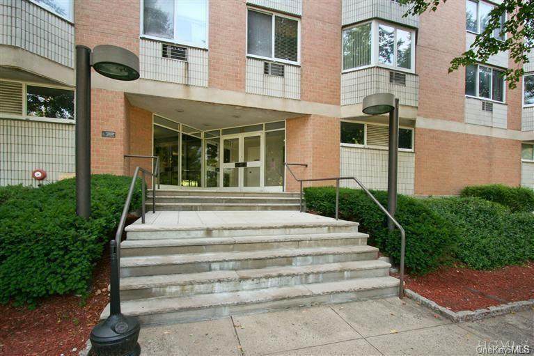 14 Nosband Avenue - Photo 1