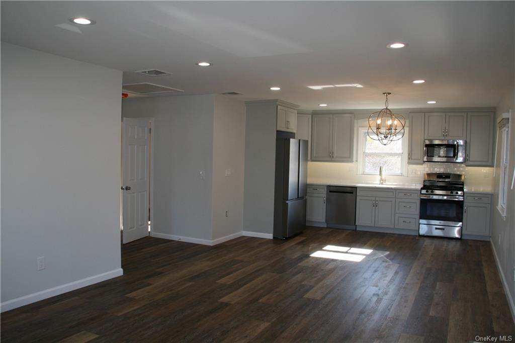 101 Crystal Street - Photo 1