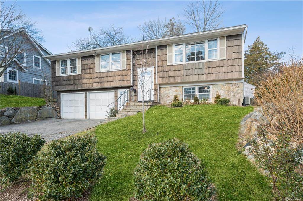 345 Oakland Beach Avenue - Photo 1