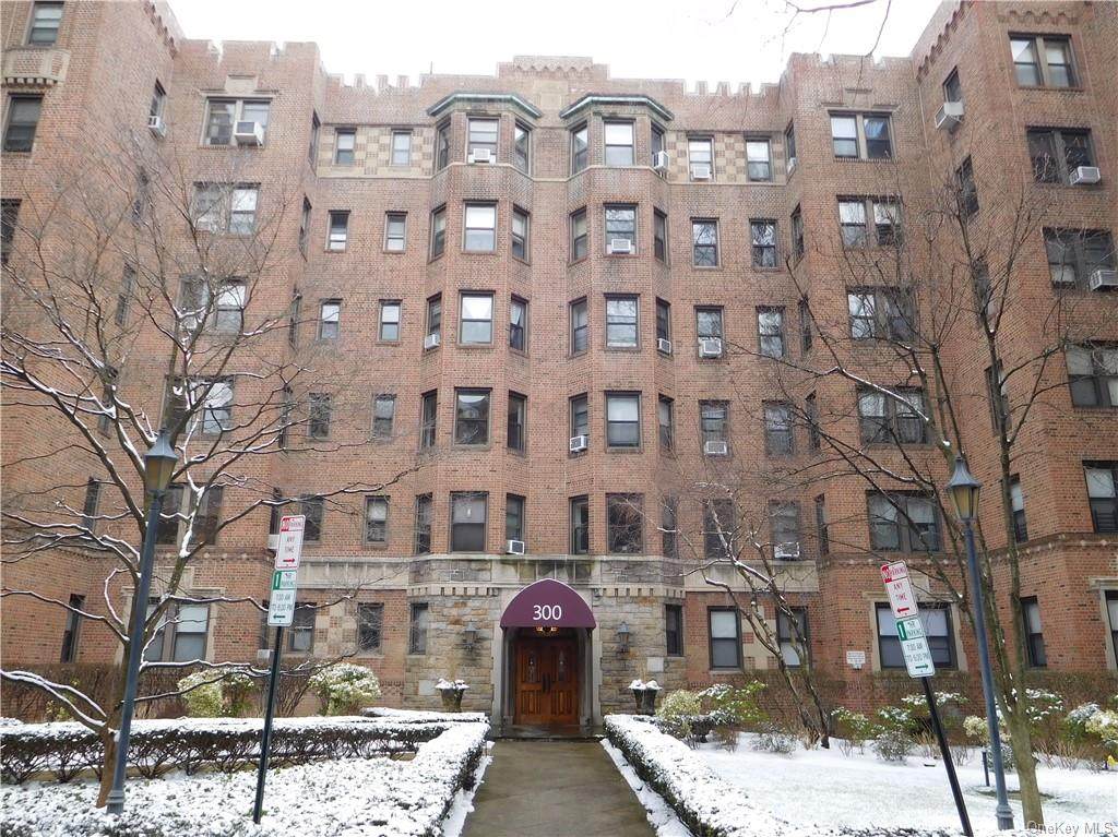 300 Main Street - Photo 1
