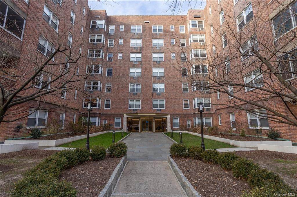 120 Hartsdale Avenue - Photo 1