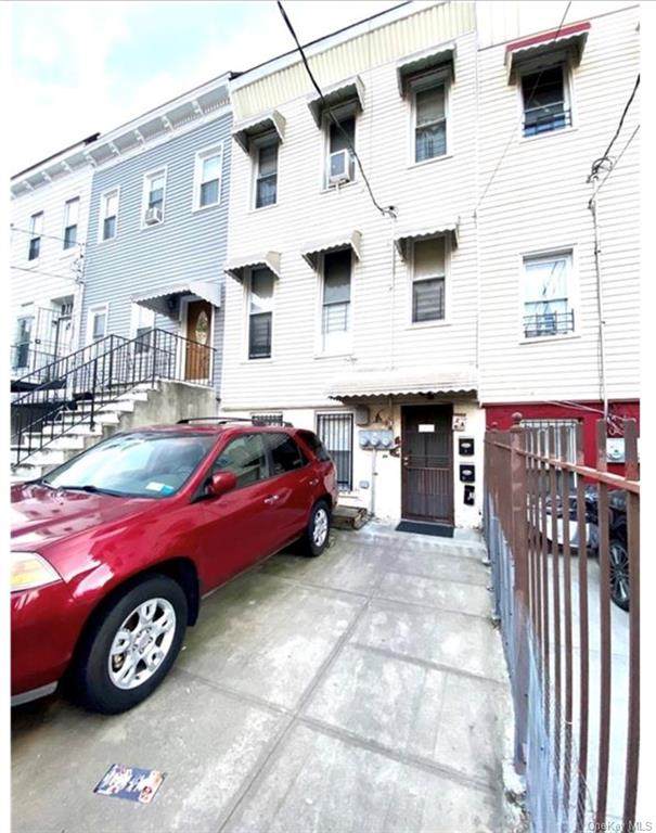 464 185th Street - Photo 1