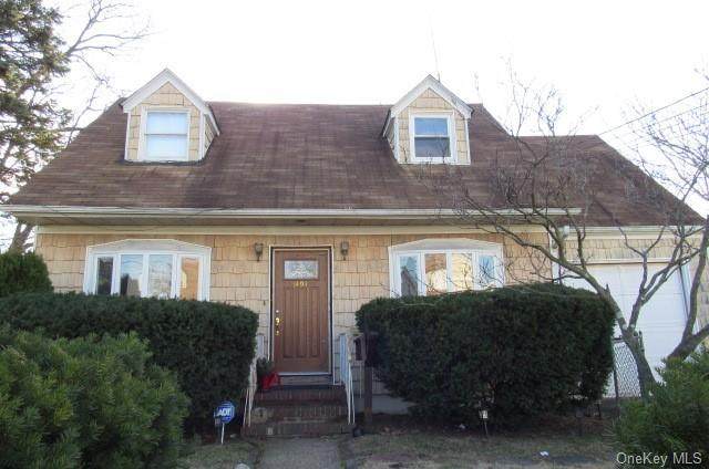 1493 Rosser Avenue - Photo 1