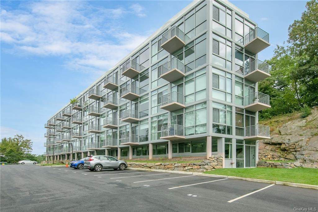 250 Central Park Avenue - Photo 1