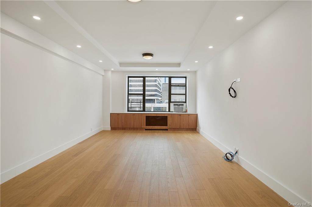 10 North Broadway - Photo 1