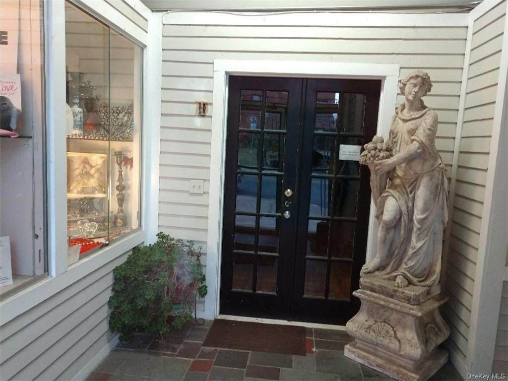 37 Broadway - Photo 1