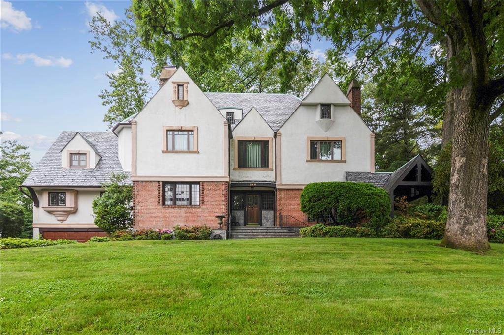 240 Beechmont Drive - Photo 1
