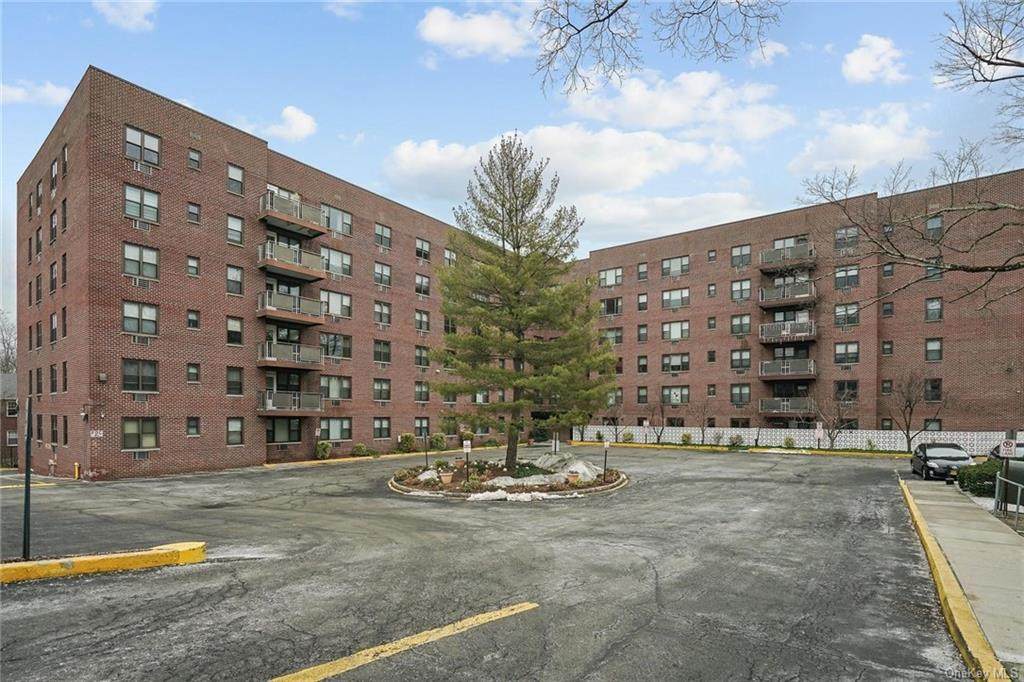 77 Carpenter Avenue - Photo 1