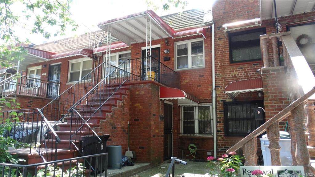960 100th Street - Photo 1