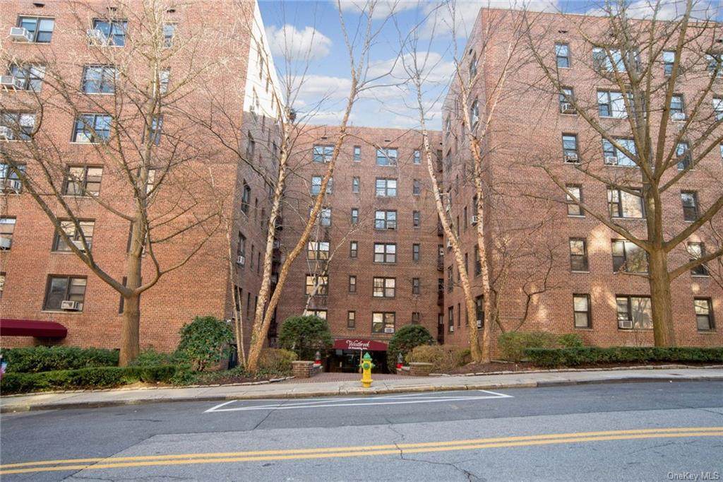 10 Franklin Avenue - Photo 1