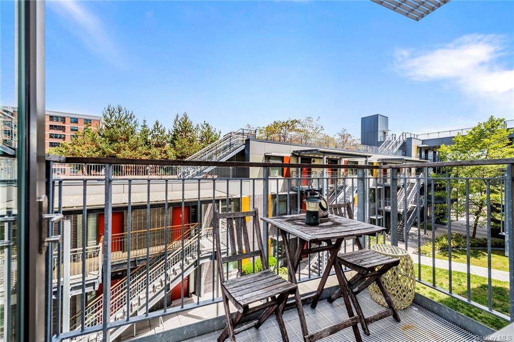 704 Brook Avenue - Photo 1