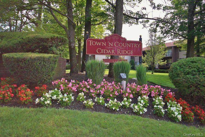 100 Country Club Lane - Photo 1