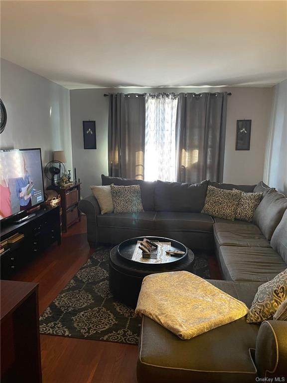 325 King Street - Photo 1