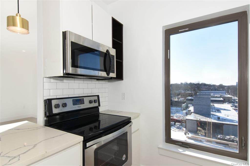 515 Macquesten Parkway - Photo 1