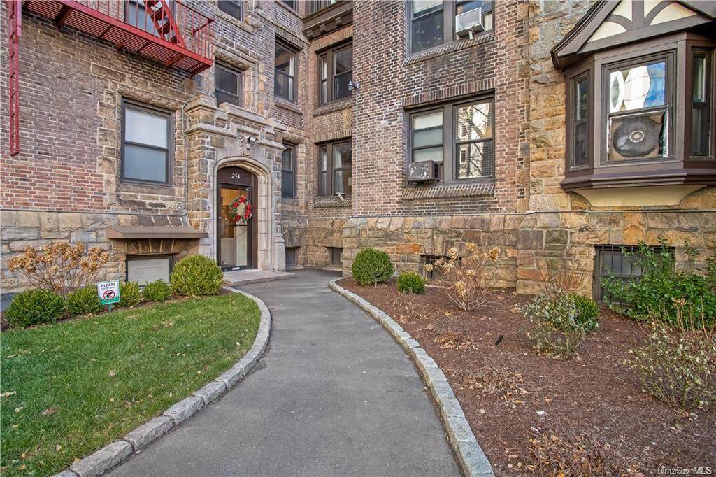 254 Martine Avenue - Photo 1