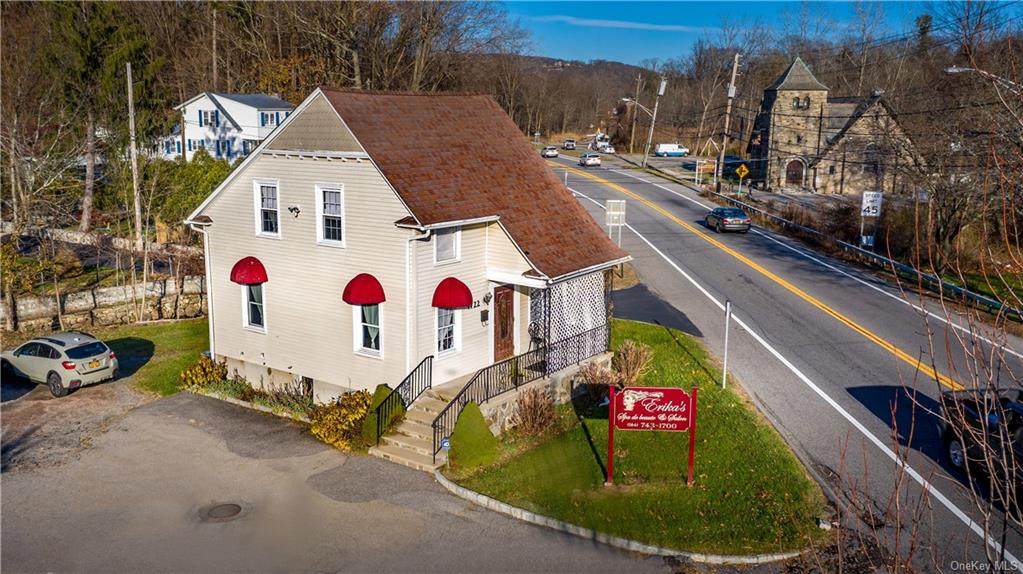 1722 Main Street - Photo 1