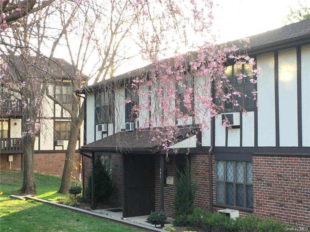 683 Sierra Vista Lane - Photo 1