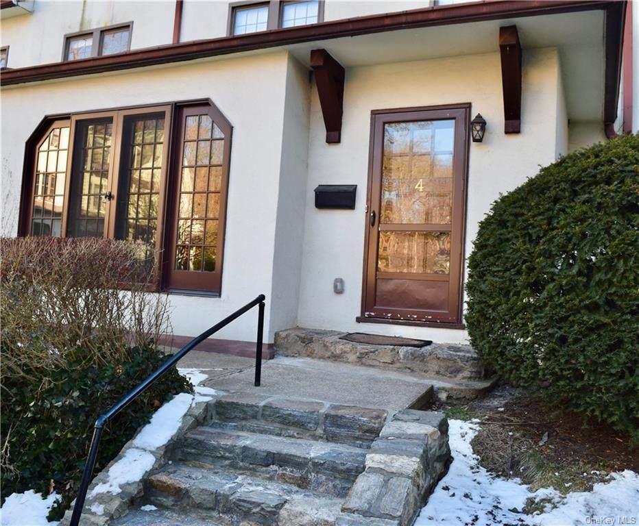 4 Prescott Square - Photo 1