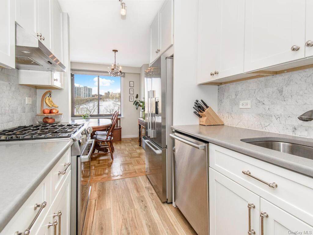 3671 Hudson Manor Terrace - Photo 1