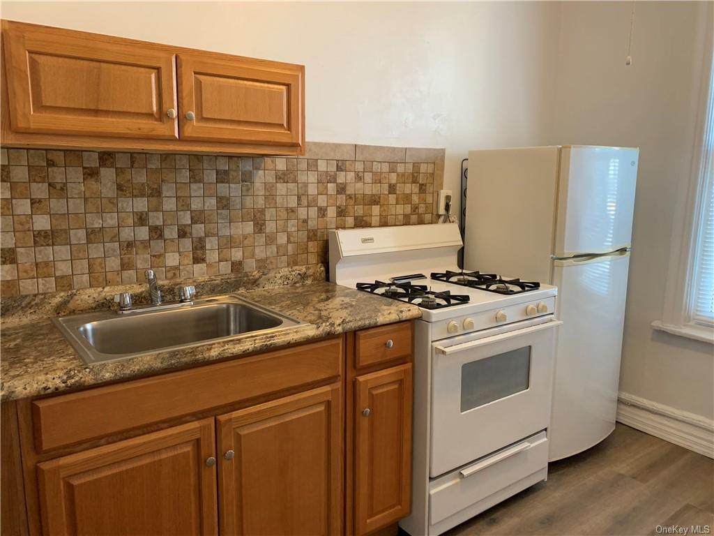 998 Mclean Avenue - Photo 1