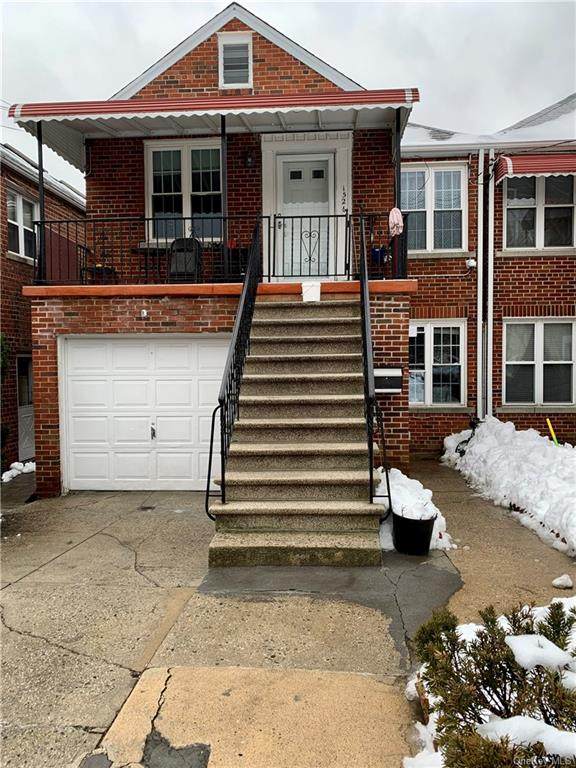 1526 Rhinelander Avenue - Photo 1