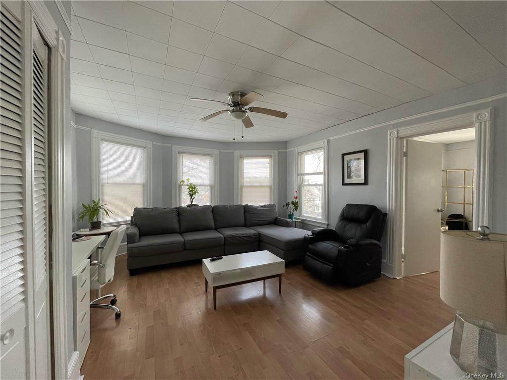 138 Regent - Photo 1