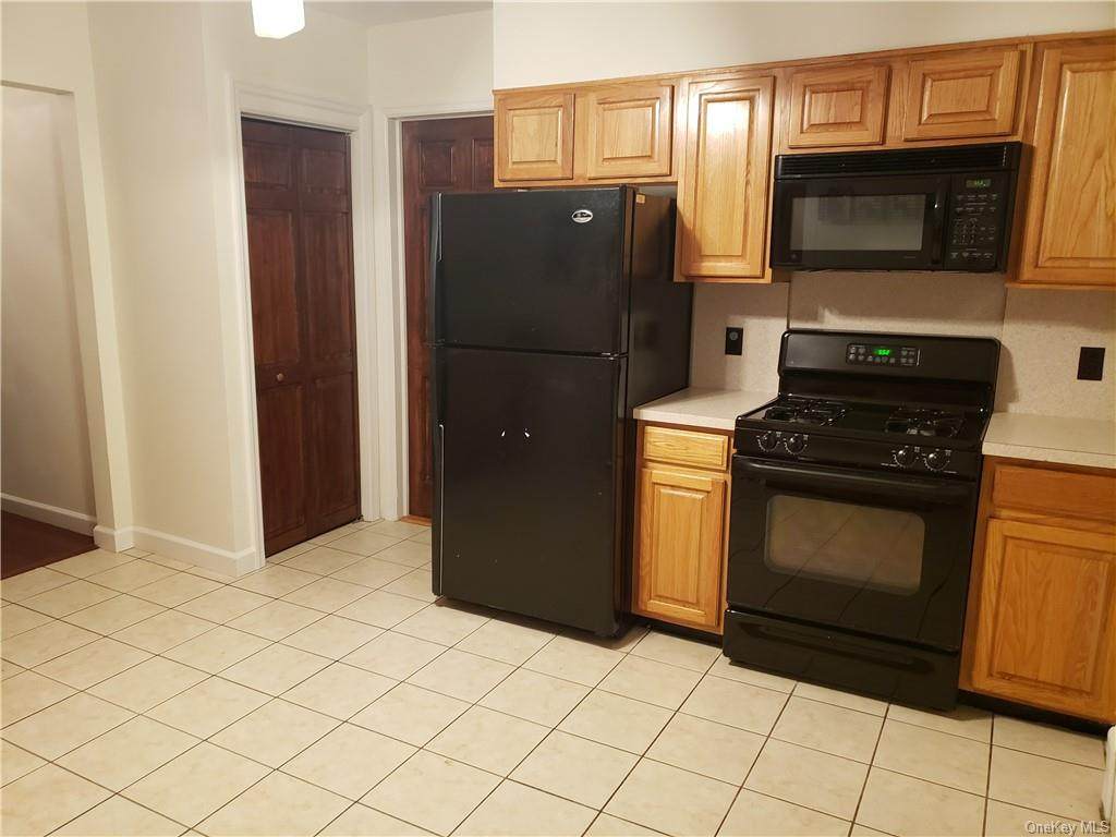 6 Hall Place - Photo 1