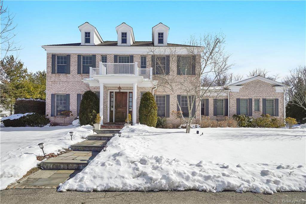 35 Cherry Lawn Boulevard - Photo 1