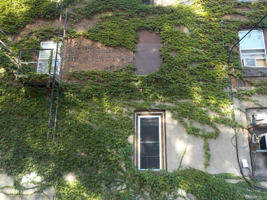 400 Main Street - Photo 1
