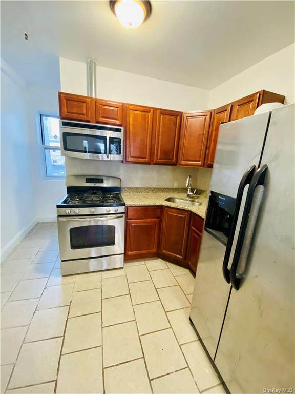 2472 Arthur Avenue - Photo 1